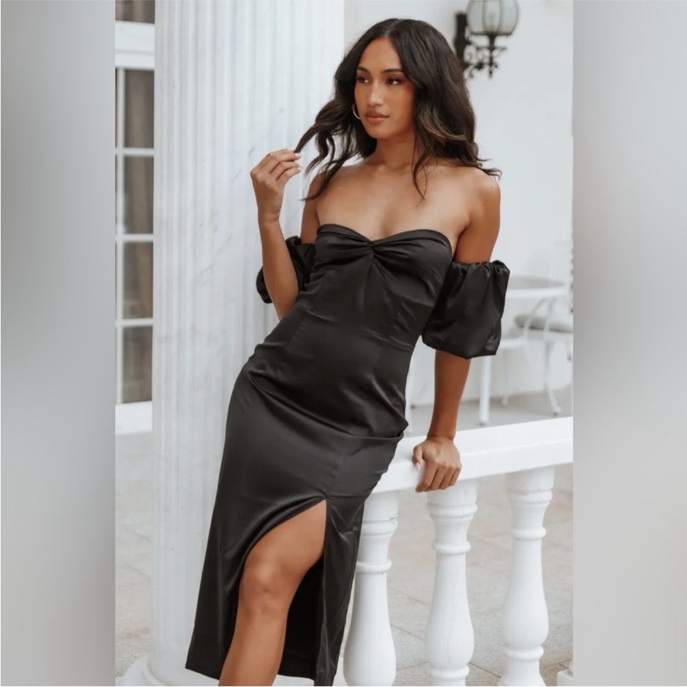 NWT Petal & Pup Black Off-Shoulder Puff Sleeve Midi Dress